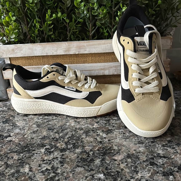 Vans Black and Cream Athletic Sneakers with Retro Design - Picture 1 of 2